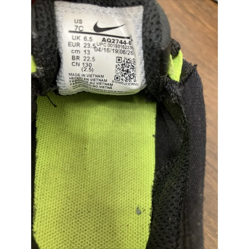 Nike Air Max Motion Black/ Green Baby Toddler Size 7C Slip On